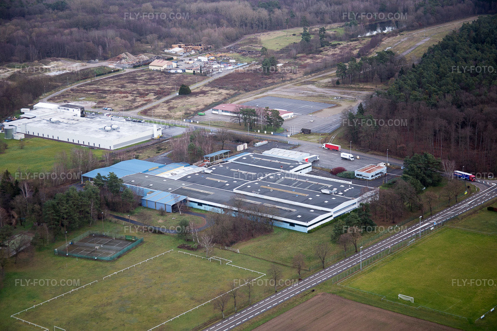 Aerial view: Conservatoire des Transports in the district Altenstadt in Wissembourg in the state Bas-Rhin, France.Photo: IMG_085850.jpg taken on 01/08/2016 by Werner Riehm/FLY-FOTO.comResolution of the original: 5472 x 3648 pxL\'association Autocars Anciens de France et son Conservatoire des Transports \xe0 Wissembourg en Alsace