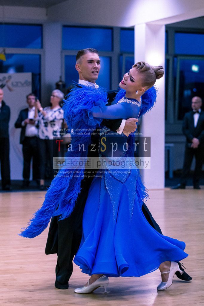 20250906_LM_By_HGR-S-Std_7226 | Tanzsportbilder, Standardtanz, Lateintanz, WDSF, DTV, LTVB, dancecomp, goc, hessen tanzt, blaues band der spree, walzer, tango, wiener walzer, slowfox, quickstepp, samba, rumba, cha-cha-cha, paso doble. jive, hd-kroft photography, turniertanzsport