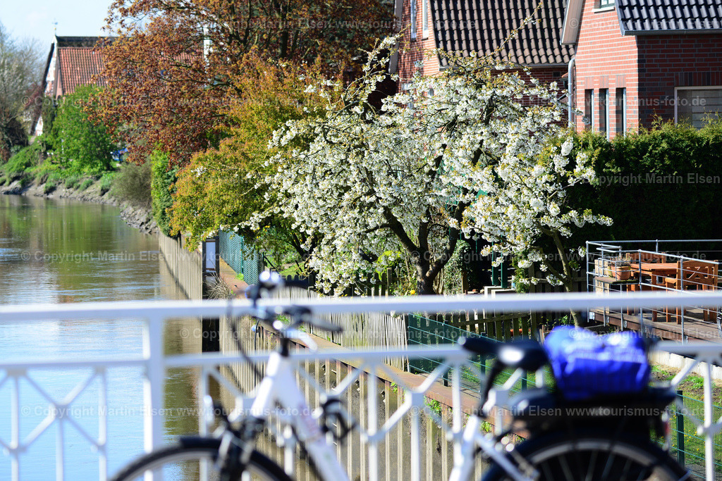 Altes Land_ELS_7005 | Altes Land - Aufnahmedatum: 19.04.2014, Aufnahmehöhe:  m, Koordinaten:  - , Bildgröße: 7360 x  4912 Pixel - Copyright 2014 by Martin Elsen, Kontakt: Tel.: +49 157 74581206, E-Mail: info@schoenes-foto.deSchlagwörter:Altes Land - Realisiert mit Pictrs.com