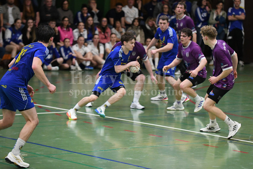 SSG Metten : SpVgg Altenerding | mit Schwung durch die Altenerdinger Abwehr Philipp Gäck (SSG Metten #5) - Realisiert mit Pictrs.com