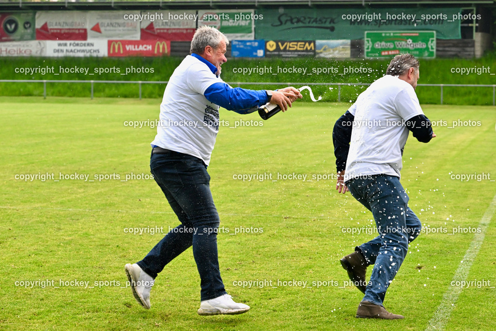 ATUS Velden Meisterfeier 2023 20.5.2023 | Sekt Dusche