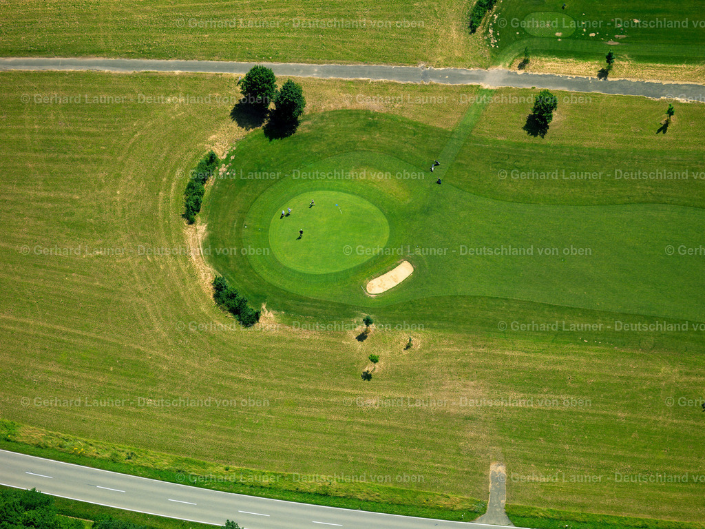 2825636 | Golfspieler auf dem Golfplatz Schloss Weitenburg