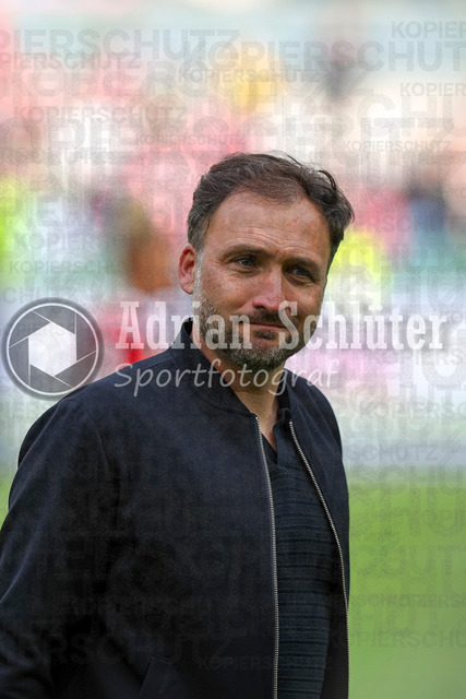 14.05.2026, GER, Fussball, Frauen, DFB-Pokal, Finale, Saison 2025/2026, VfL Wolfsburg - FC Bayern München | Trainer Jose Barcala (Bayern) schaut