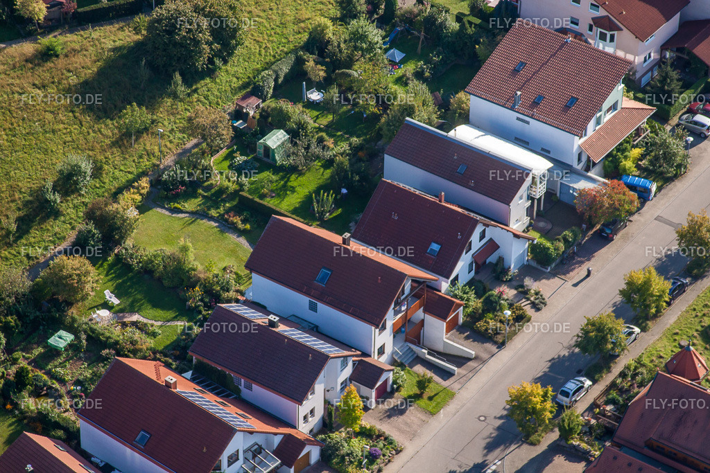 Mozartstr | Luftbild: Mozartstr im Ortsteil Langensteinbach in Karlsbad im Bundesland Baden-Württemberg in Deutschland. Foto: IMG_45216.jpg vom 21.09.2011 durch Werner Riehm/FLY-FOTO.de - Realisiert mit Pictrs.com