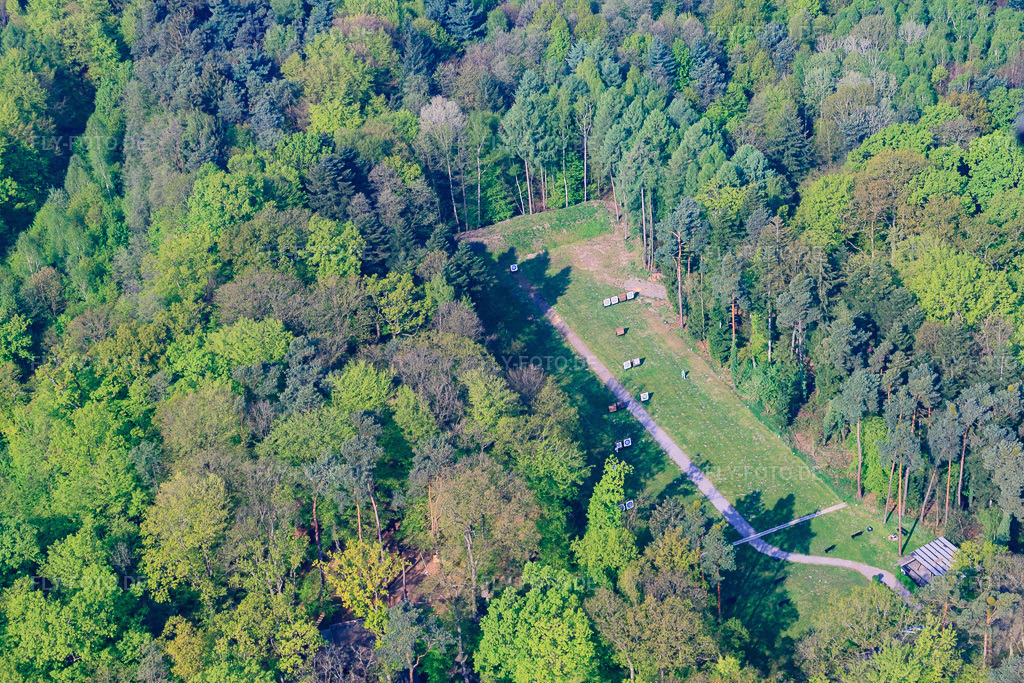 Luftbild: Badallee Bogenschützenverein in Kandel im Bundesland Rheinland-Pfalz in Deutschland. Foto: IMG_26384.jpg vom 27.04.2010 durch Werner Riehm/FLY-FOTO.de