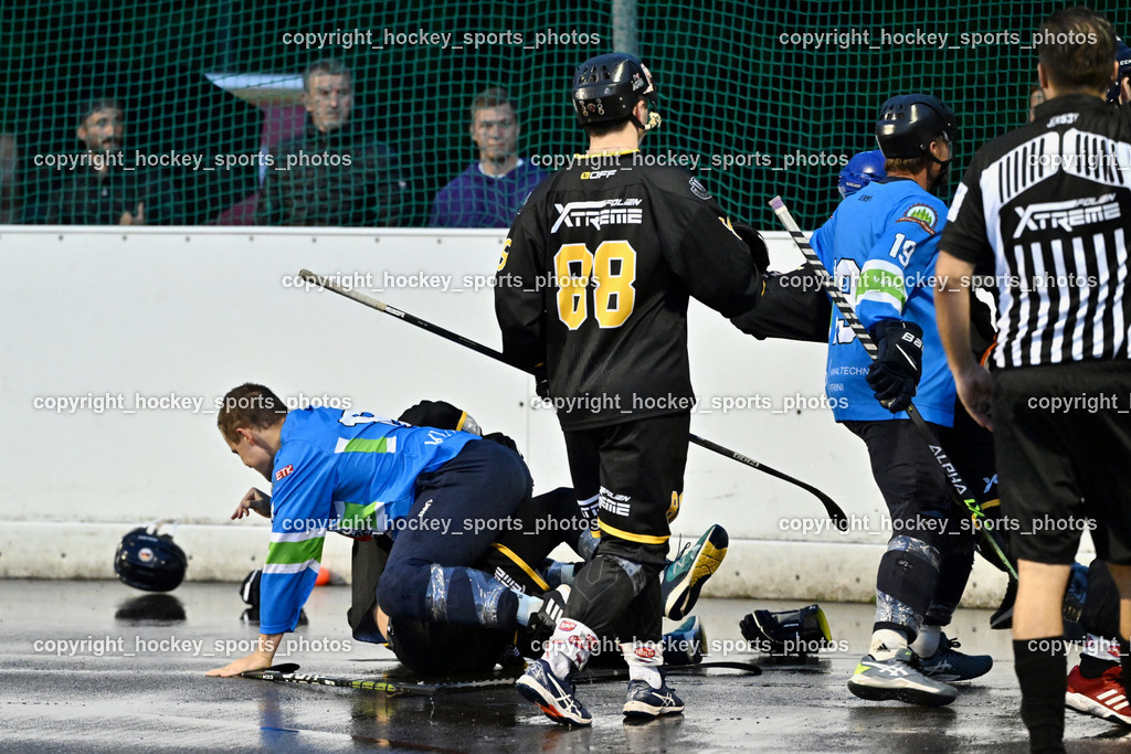 VAS Ballhockey Villach vs. ASKÖ Villach Ballhockey | #88 Groyer Fabian, #29 Wohlfahrt Philipp, #13 Scharf Nikolas, Faustkampf, Samrock Markus Referee, VAS Ballhockey Villach vs. ASKÖ Villach Ballhockey, VAS Ballhockey Villach vs. ASKÖ Villach Ballhockey am 28.05.2025 in Villach (Alpen Arena ), Austria, (Photo by Bernd Stefan)