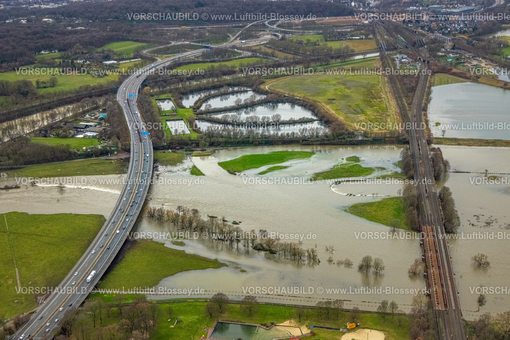 Muelheim231203110Ruhr | Luftbild, Ruhrhochwasser, Weihnachtshochwasser 2023, starke Regenfälle,  Styrum - Süd, Mülheim an der Ruhr, Ruhrgebiet, Nordrhein-Westfalen, Deutschland