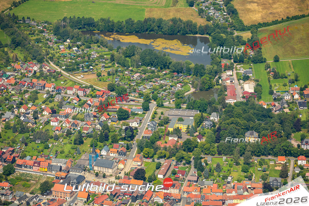 Das Luftbild zeigt : Gehren Ilmenau - Die Luftaufnahme wurde 2024 vom UL-Flugzeug aus erstellt ( keine Drohne ) - Hochauflösende Luftaufnahme - Für grossformatige Ausdrucke geeignet. Die Geschenkidee !Mit Lizenz und Bildrechte bestellbar