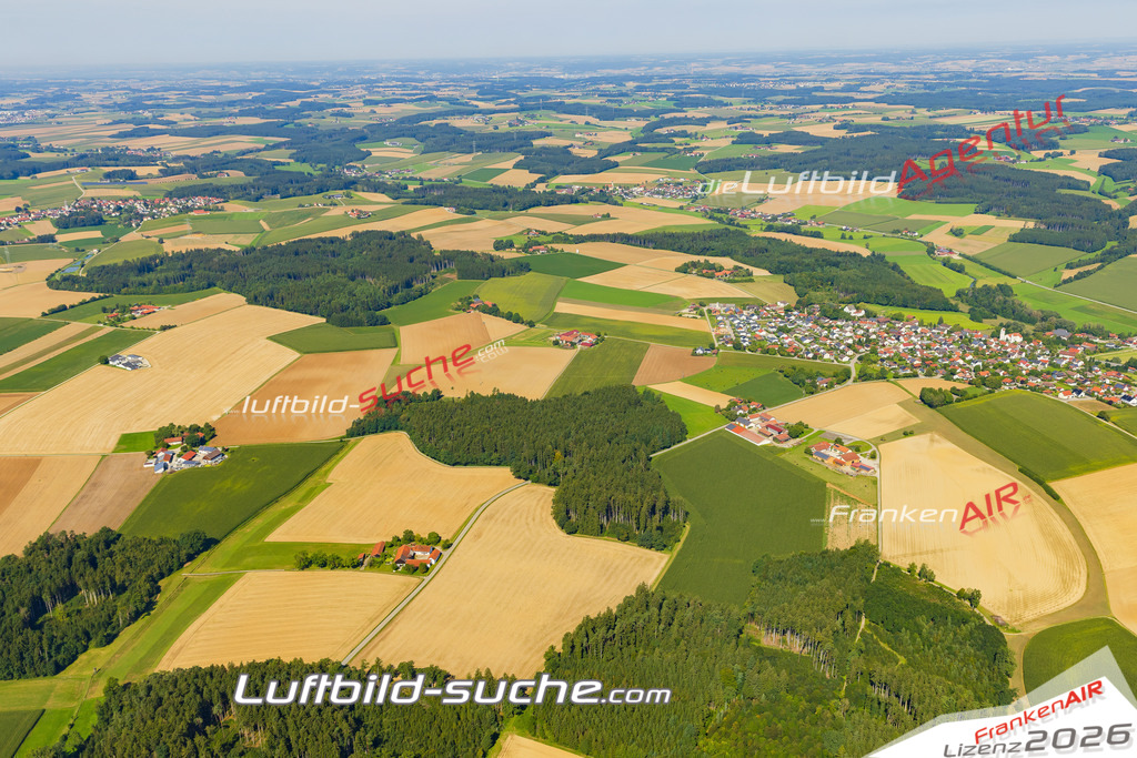 Klassische Luftaufnahme ohne Drohne zeigt:Lichtenhaag bei Gerzen - Die Luftbildaufnahme wurde 2025 vom UL-Flugzeug heraus erstellt ( keine Drohne ) - Hochauflösende Luftaufnahme -Nicht vergleichbar mit Google Maps oder Satelittenbilder- Die Geschenkidee !Mit Lizenz und Bildrechte bestellbar