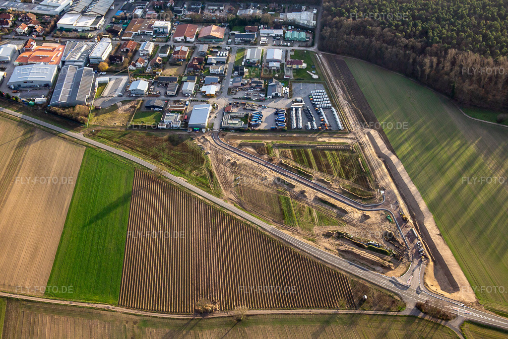 Luftbild: Erweiterungsfläche des Gewerbegebiet Gereutäcker in Hatzenbühl im Bundesland Rheinland-Pfalz in Deutschland. Foto: IMG_139369.jpg vom 16.12.2023 durch Werner Riehm/FLY-FOTO.de
