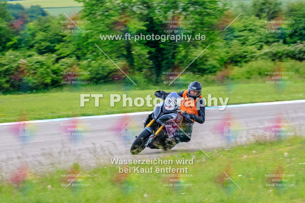 MotoTeam-3143 | Hier findet Ihr Bilder von Touristenfahrten auf der Nürburgring Nordschleife oder von anderen Veranstaltungen die ich besucht habe. Viel Spass beim Durch Schauen 