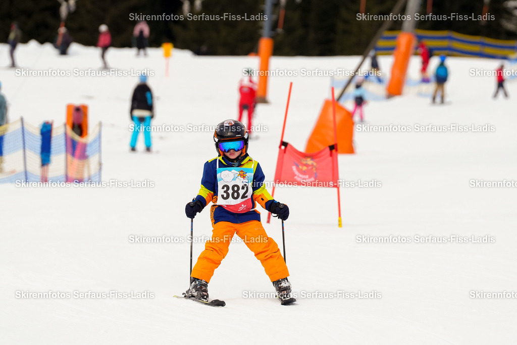 SRF_02.01.2026_0612 | Skirennfotos,Serfaus,Fiss,Ladis,Kinderskirennen,Winter,Tirol,Oberland,skirace,SFL,feelfree,weil wir's genießen,ski,Ski,skifahren,Sonnenplateau, - Realisiert mit Pictrs.com