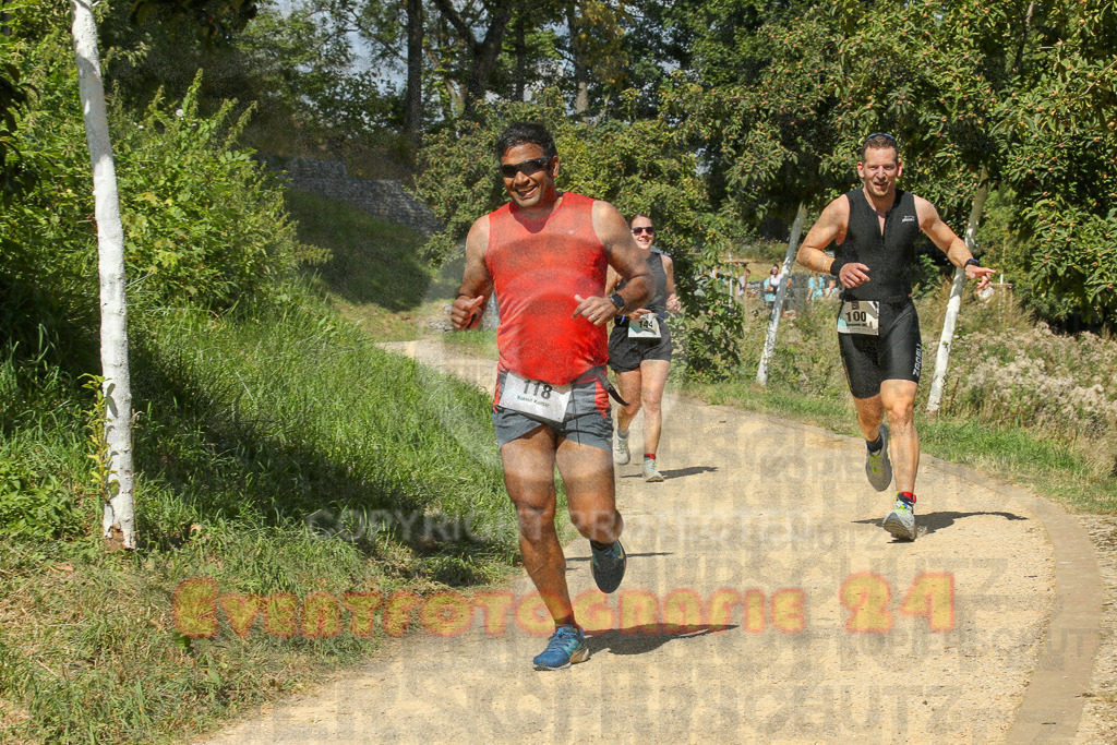250824_1233_EX1_9733 | Sportfotografie im Rhein-Sieg Kreis, Köln, Bonn, NRW, Rheinland Pfalz, Hessen, etc. Unser Tätigkeitsfeld umfasst den Laufsport vom Volkslauf über den Marathon, Duathlon, Triathon bis zum Ultralauf wie Kölnpfad Ultra oder Schindertrail.