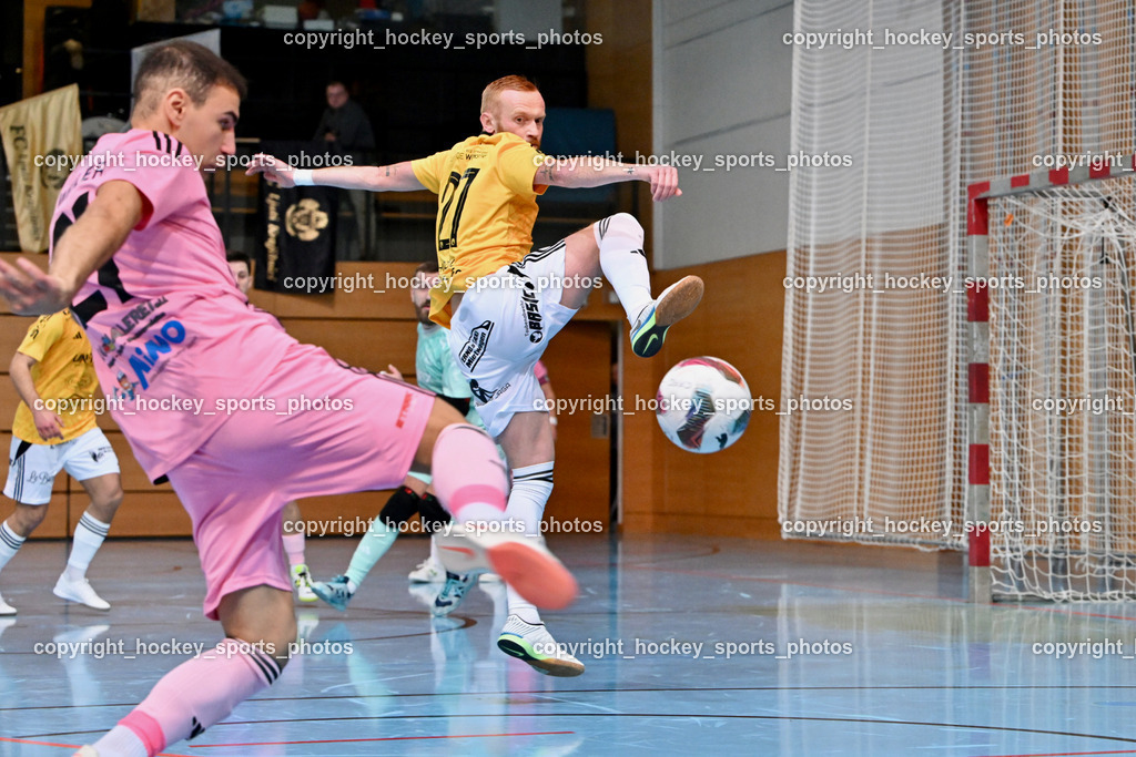 Carinthia Flamengo Futsal Club vs. FC Ljuti Krajisnici | #21 Robert Dimitrov Carinthia Flamengo, #27 Adnan Hodzic FC Ljuti Krajisnici, Carinthia Flamengo Futsal Club vs. FC Ljuti Krajisnici, Carinthia Flamengo Futsal Club vs. FC Ljuti Krajisnici am 05.01.2025 in Klagenfurt (Ballspielhalle Viktring), Austria, (Photo by Bernd Stefan)