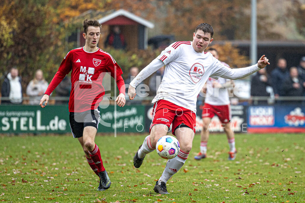 Suhlendorf - Zugier_ Jan-Phillip (klärt vor Kalle Kahlstorf) vs Römstedt II 091125 dlP | immodelaporte-sportfotos - Realisiert mit Pictrs.com