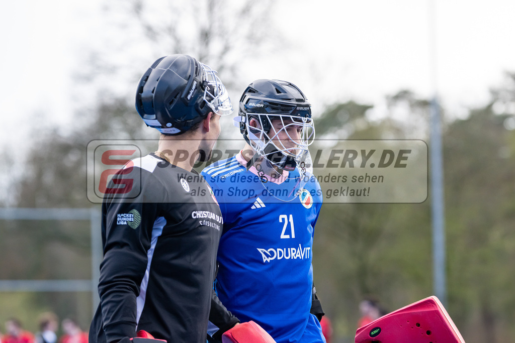 HK_20240323_109991 | 1. Bundesliga Hockey Herren Crefelder HTC - Mannheimer HC am 23.3.2024 Crefelder HTC  Hüttenallee, Krefeld , Joshua Onyekwue Nnaji Torwart ( Crefelder HTC #29 ) , Adrian Rafi Torwart ( Mannheimer HC #21 )