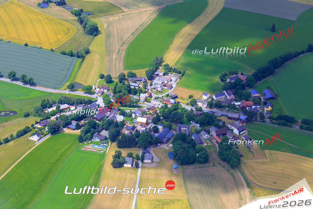 Die Luftaufnahme der Stadt Konradsreuth wurde vom UL-Flugzeug heraus erstellt ( keine Drohne )- hohe Auflösung für beste Qualität