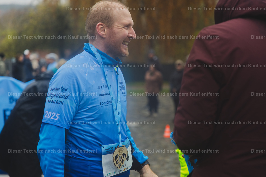 cineathletes-huegelland-2025-11-09-12-49-45 | Sportfotografie rund um Obstacle Course Racing und Trail Run - Realisiert mit Pictrs.com