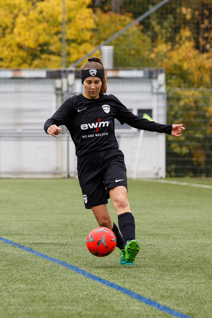 FCHHOH_251005_8447 | 1.FC Heidenheim 1846 II vs. SGM Hohenmemmingen/Sontheim, Fußball, Frauen, Bezirksliga, 2025/2026, 4. Spieltag, 05.10.2025 in Heidenheim, Kunstrasen b. Voith-Arena West(Foto: Michael Bulling) - Realisiert mit Pictrs.com