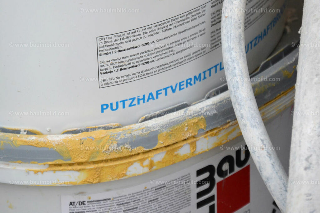 bib-lg18-putzarbeiten-0084 | Nach LV-Leistungsgruppen sortierte Detailfotos über den Bau eines Hauses. Alle Hausbau-Bilder direkt vom Urheber und Autor der Website Haus-Selber-Bauen.com