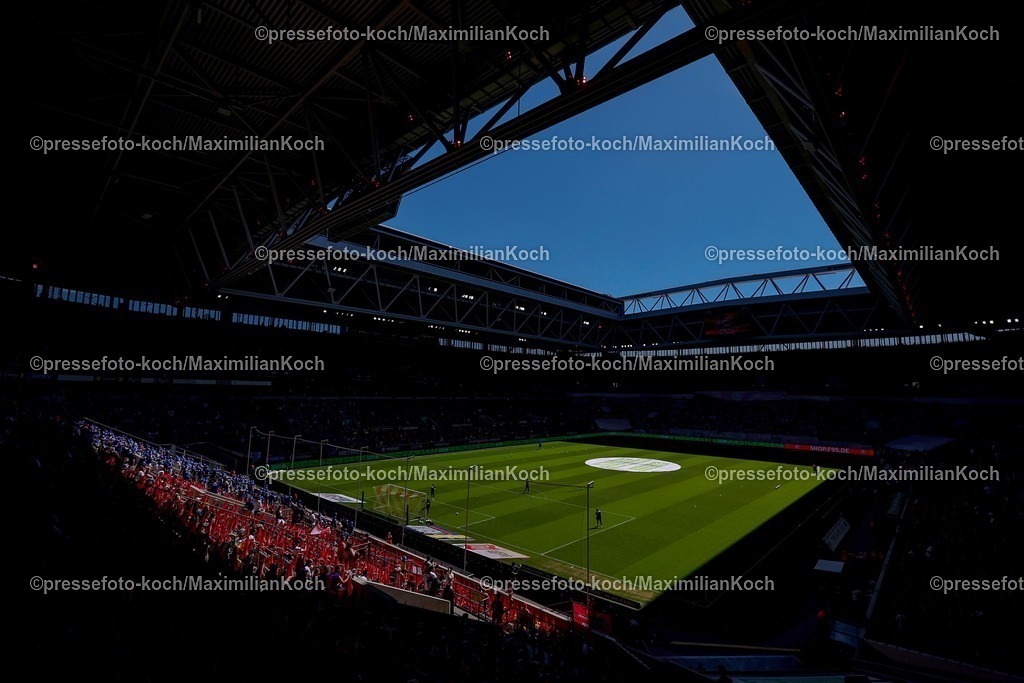 F9510052502093 | 10.05.2025, Fußball, Fortuna Düsseldorf - FC Schalke 04, 2. Fußball Bundesliga, Merkur Spiel-Arena, Saison 2024 2025: Innenansicht Stadion vor dem SpielDFB regulations prohibit any use of photographs as image sequences and or quasi-video.