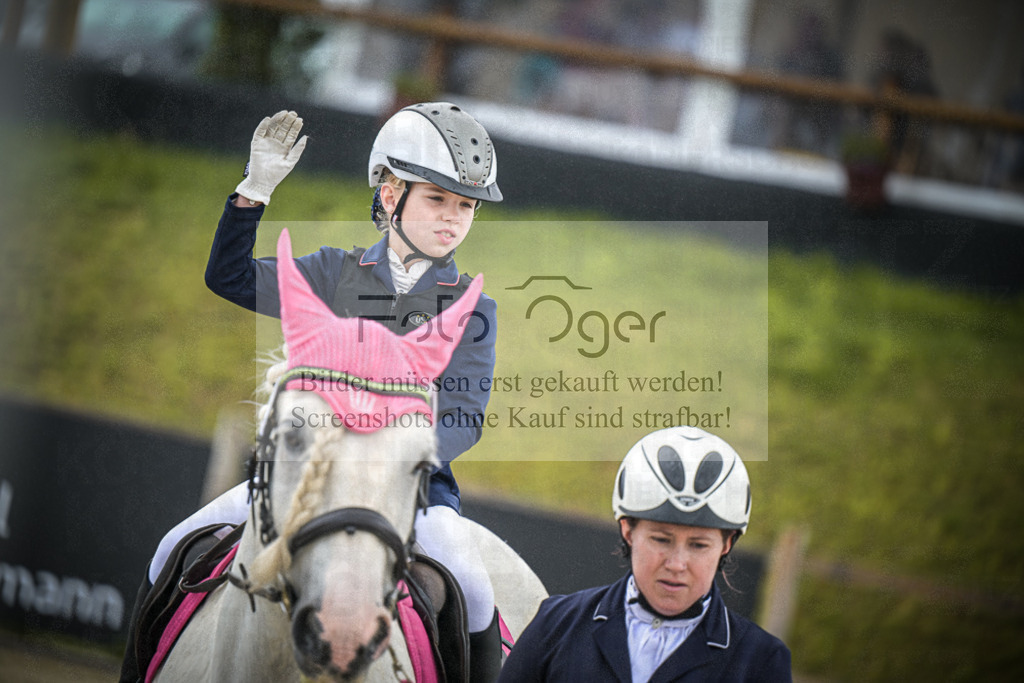 DOS_0018 | Entdecke hochwertige Reitturnierfotos von Foto Oger. Professionell, emotional und authentisch – jetzt Lieblingsmomente im Shop bestellen.Deutschlandweite Turnierfotografie. - Realisiert mit Pictrs.com