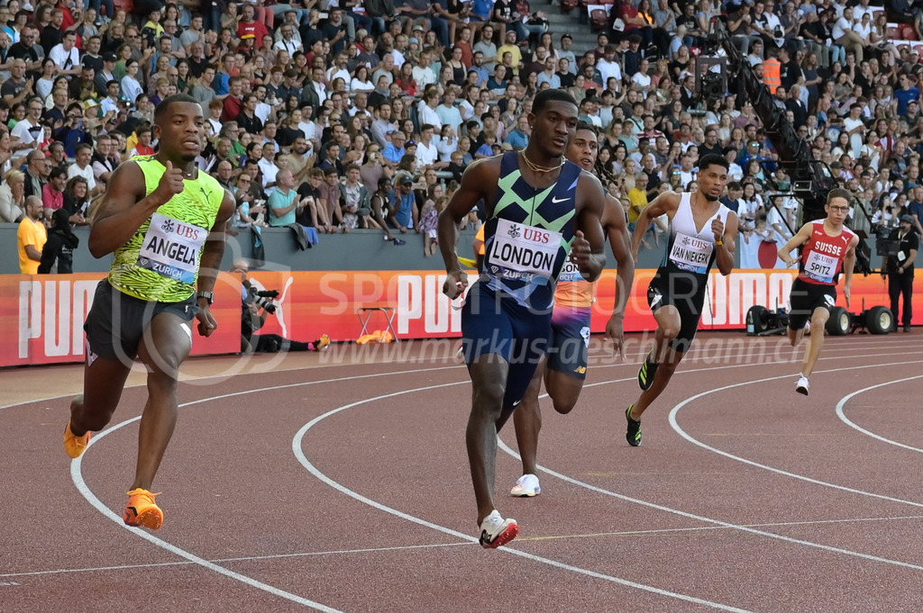 Leichtathletik: Weltklasse Zürich | 08.09.2022, Zürich, Letzigrund, Leichtathletik: Weltklasse Zürich, ANGELA Ramsey (NED), LONDON Wilbert (USA), VAN NIEKERK Wayde (RSA) und SPITZ Lionel (SUI) im Vorprogramm des 400m-Laufs der Männer. - Realisiert mit Pictrs.com