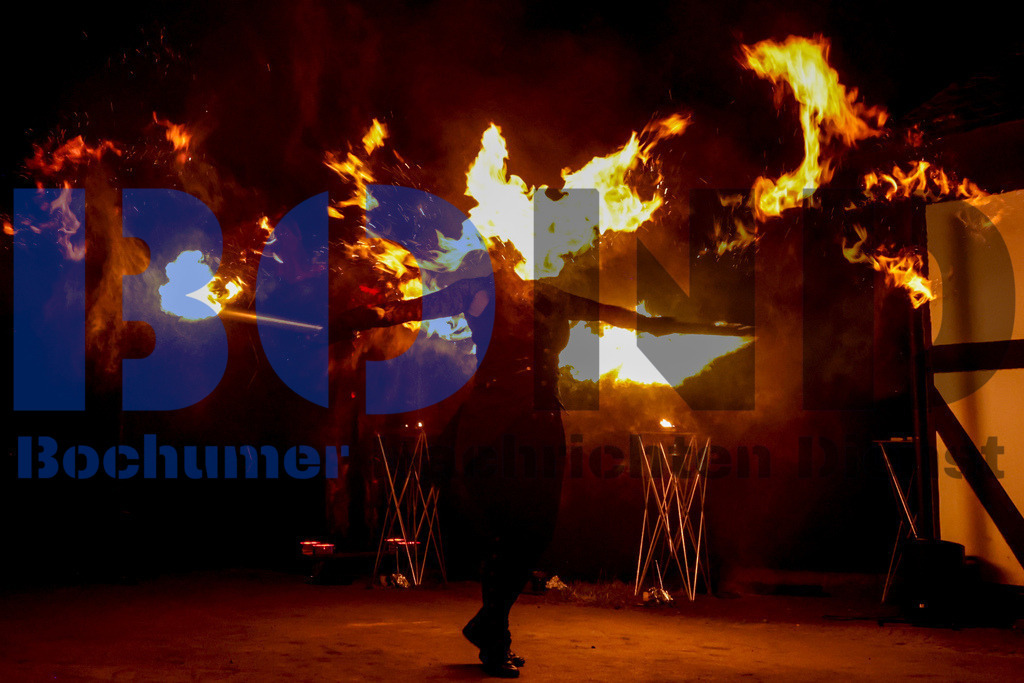 SES_MKRLHE20250705-142 | bond - Realisiert mit Pictrs.com