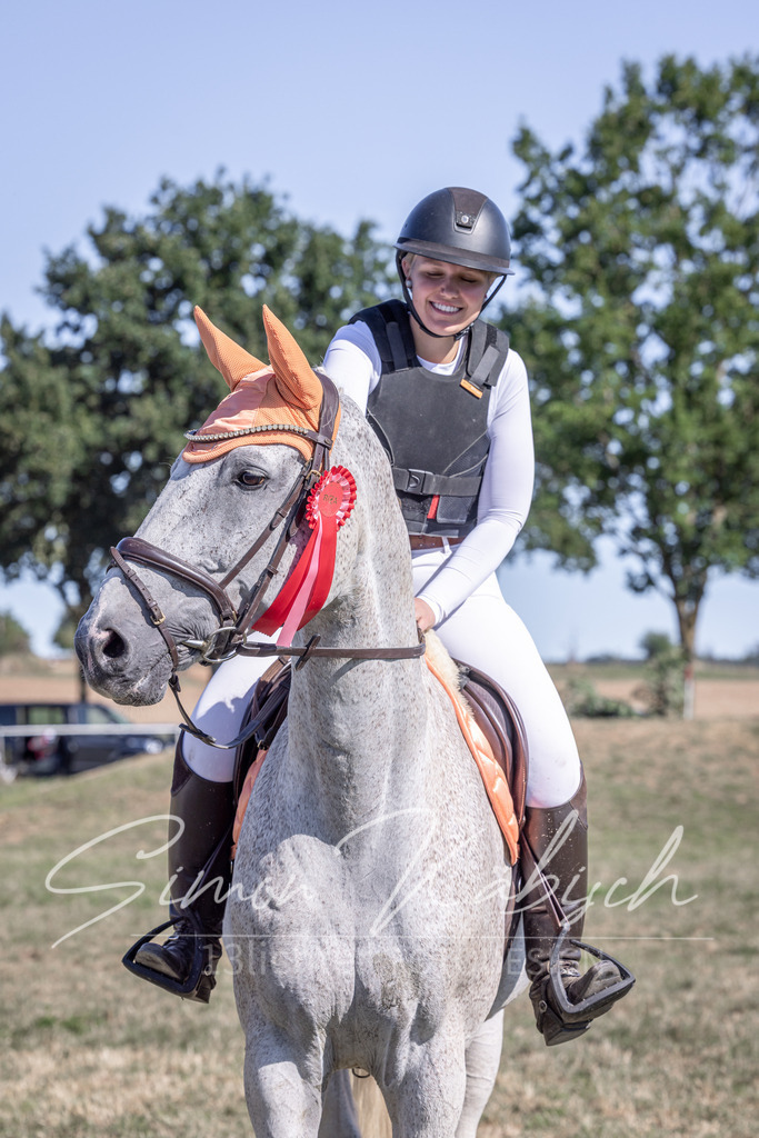 20260906-_3LI2691 | Tierfotografie Pferde, Hunde, Katzen, Haustiere.
Turnierfotografie Reitturniere, Reiten, Springreiten, Dressur in Hanau, dem Main-Kinzig-Kreis und dem Rhein-Main- Gebiet um Frankfurt