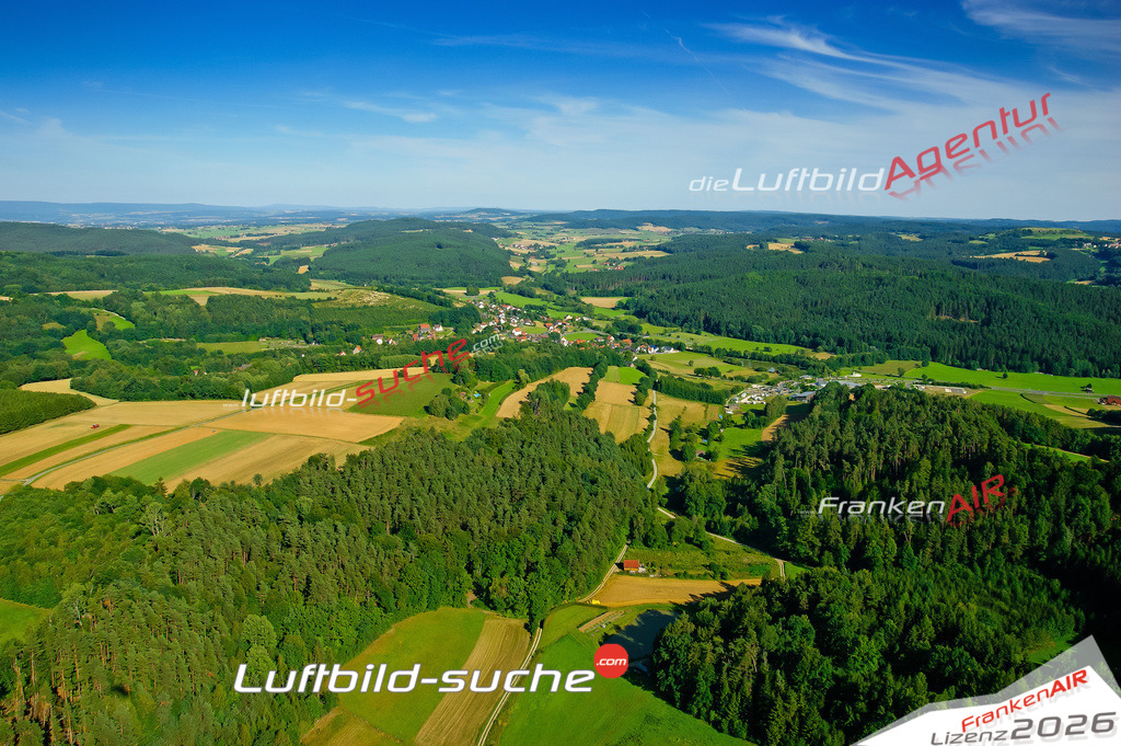 Die Luftaufnahme Obernsees - Mistelgau wurde vom UL-Flugzeug (keine Drohne) aus fotografiert.Hohe Druck- Auflösung-die Geschenkidee!