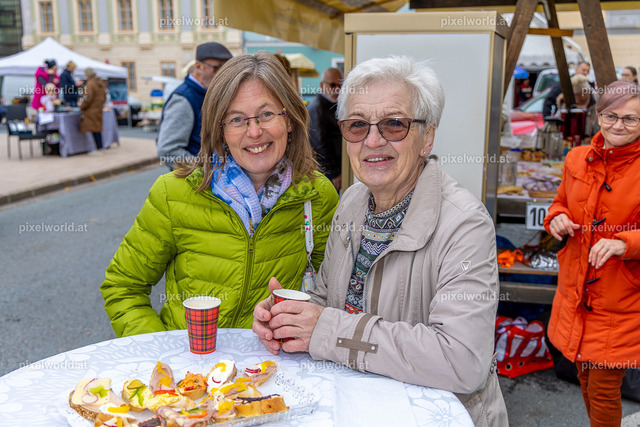 Frauenbewegung - Frühstück am Hauptplatz | Bildershop von pixelworld.at - Realisiert mit Pictrs.com