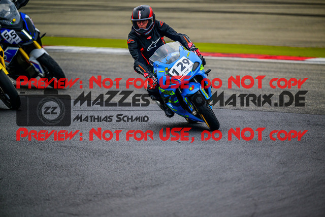 MaZZes_FotoMatrix_240717_6007705_3275 | GELB