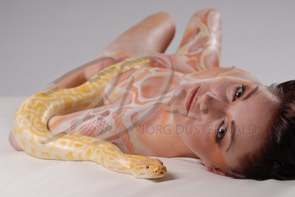 AnimalArt-SCHLANGE_7316 | #001 | Modell: Julia | Foto: Thorsten Ohmacht - Realisiert mit Pictrs.com