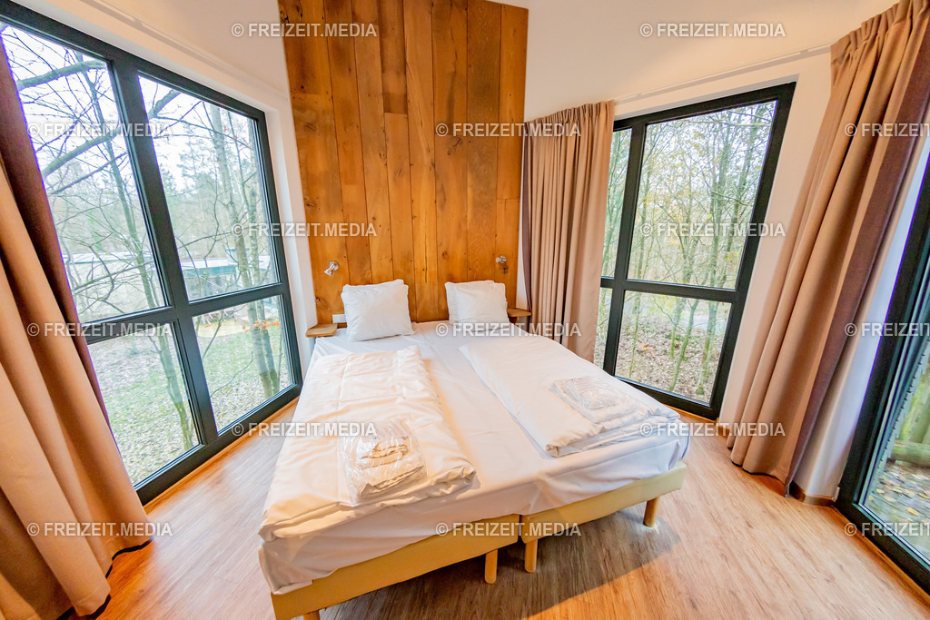 BAUMHAUS IM CENTER PARCS BISPINGER HEIDE | CENTER PARCS BISPINGER HEIDE

VEROEFFENTLICHUNG NUR GEGEN HONORAR

CONTACT:
FREIZEIT.MEDIA
HENDRIK PÖTHER
IM SCHLATT 24
46414 RHEDE

FON: +49 (0)2872 9496637
MAIL: INFO@FREIZEIT-MEDIA.DE
WEB: WWW.FREIZEIT.MEDIA - Realisiert mit Pictrs.com