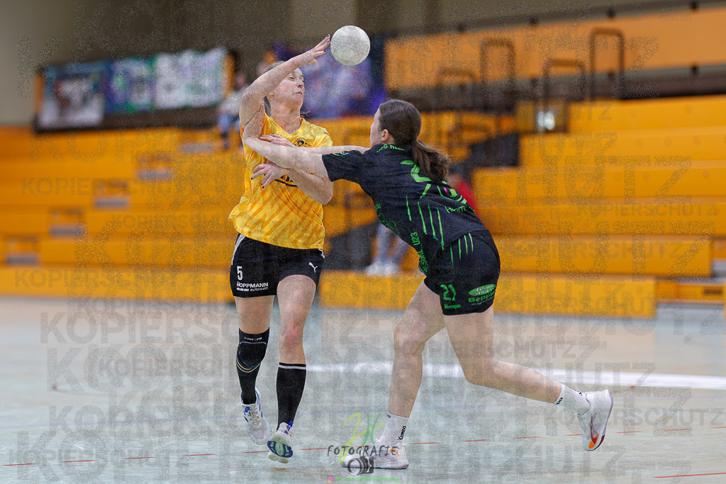 Frauen Oberliga Mitte (HHV); HSG Kleenheim/Langgöns II - HSG Eibelshausen/Ewersbach | Frauen Oberliga Mitte (HHV); HSG Kleenheim/Langgöns II - HSG Eibelshausen/Ewersbach am 01.11.2025 in Oberkleen (Weidig-Halle)Photo © 2025 - Jörg Heinrich - Realisiert mit Pictrs.com