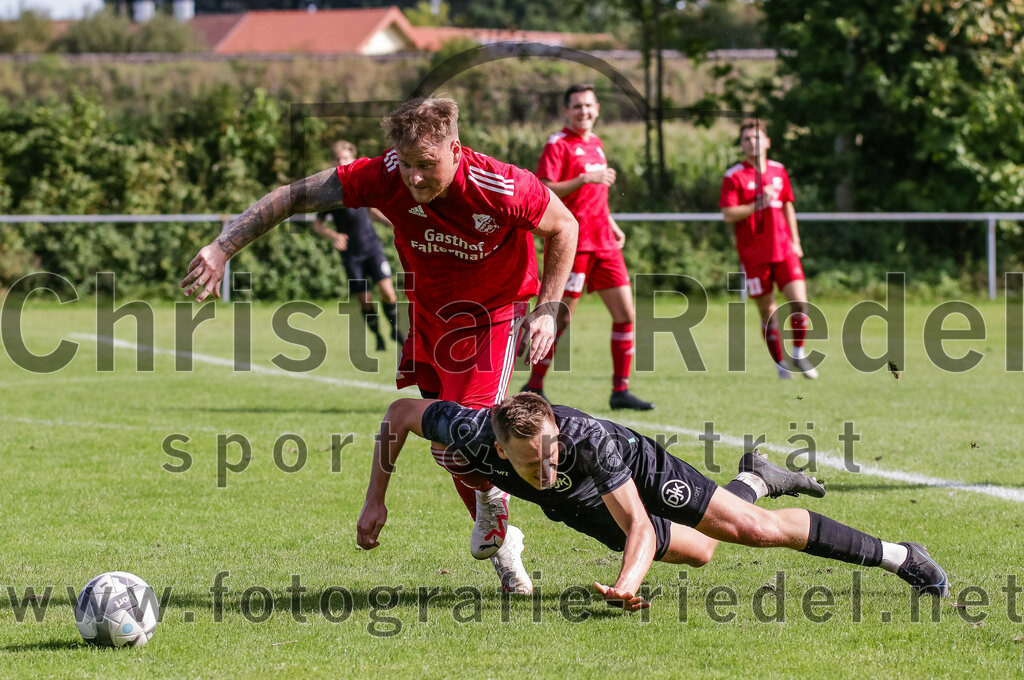 2023-09-17_047_DJK_Ottenhofen_gegen_FC_Finsing_II | Ottenhofen, Deutschland, 17.09.2023:
Fußball, Kreisklasse 2023 / 2024, 7. Spieltag, DJK Ottenhofen gegen FC Finsing II, Endergebnis: 3:0

Christopher Biendl (FC Finsing, #21), Maximilian Lechner (DJK Ottenhofen, #17)

Foto: Christian Riedel / fotografie-riedel.net
