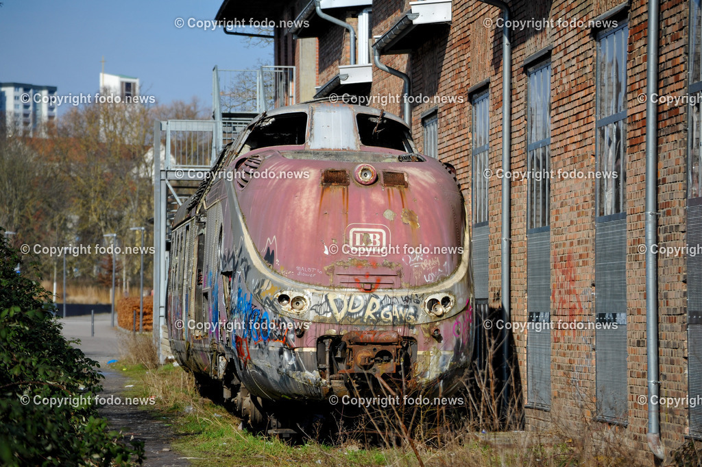 Deutschland_ Baden-Wuerttemberg_ Heilbronn_ 21.02.2025-26 | 21.02.2025, Deutschland, GER, Baden-Wuerttemberg, Heilbronn im Bild Themenbild, Stadtansichten, Ehemaliges Sueddeutsches Eisenbahnmuseum, Museum, Zug, Eisenbahn, Lost Place, aufgelassen, verwildert, Waggon