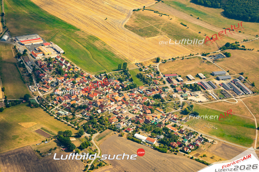 Die Luftaufnahme Westenfeld - Römhild wurde 2022 vom Flugzeug aus (keine Drohne) erstellt. Hohe Auflösung -für große Poster und Wandbilder geeignet - Garantiert!