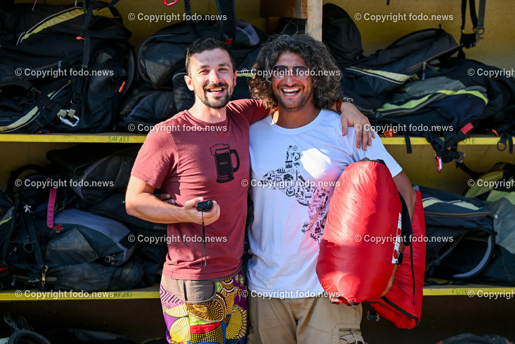 Flugschule Ternberg_ 17.08.2023-17 | 17.08.2023, Ternberg, AUT, Flugschule, im Bild Mario Poscher (Inhaber der Flugschule Ternberg), Saman Kheyrmanesh (Flugschueler)