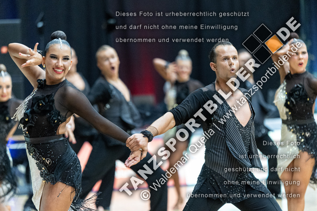 20240406-12701 | Hier finden Sie Tanz Bilder vom Latein und Standard Formationen tanzen. Sportbilder vom Tanzsport. Schöne Fotos und von Weltmeisterschaft, Europameisterschaft, Bundesliga, Regionalliga, Oberliga und Landesliga sowie von GOC Stuttgart, DanceComp, WM Bremen