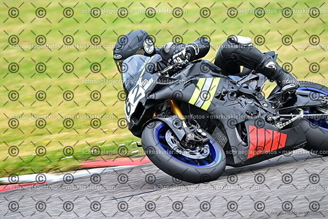 25bt02-0311 | markuskiefer.com - Realisiert mit Pictrs.com