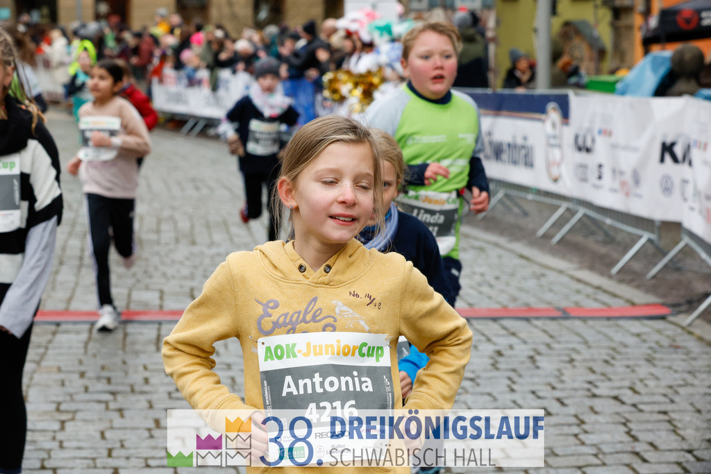 400m AOK Junior Cup | 3 Koenigslauf 2024 400m AOK Junior Cup - Realisiert mit Pictrs.com