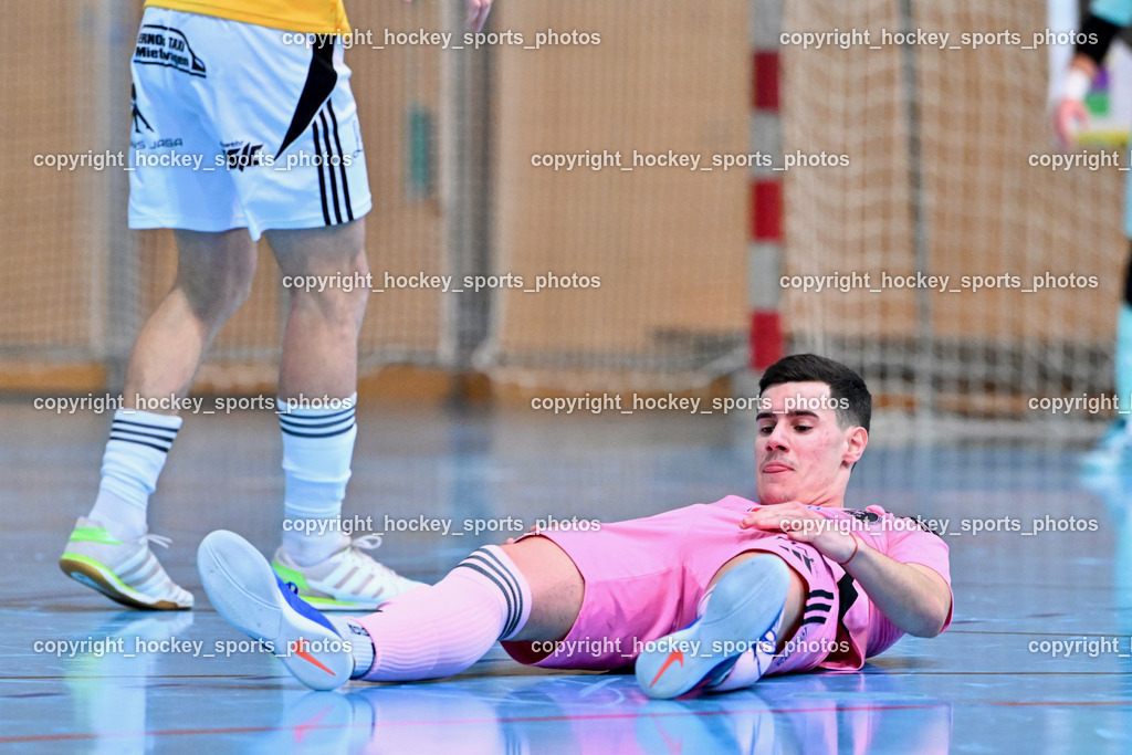 Carinthia Flamengo Futsal Club vs. FC Ljuti Krajisnici | #72 Armin Kahvedzic Carinthia Flamengo,  Carinthia Flamengo Futsal Club vs. FC Ljuti Krajisnici, Carinthia Flamengo Futsal Club vs. FC Ljuti Krajisnici am 05.01.2025 in Klagenfurt (Ballspielhalle Viktring), Austria, (Photo by Bernd Stefan)