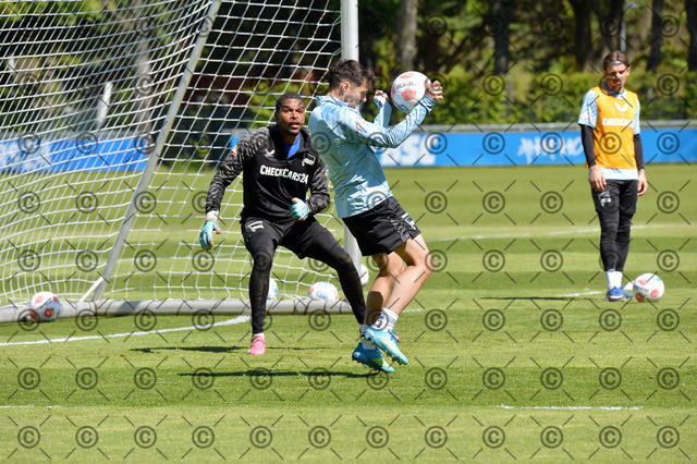 RGE_9347b | Hertha BSC, 2.Bundesliga, Herren, Training, Saison 2025/26, von li. U23 Torwart, Josip Brekalo ( alle Hertha BSC ),  Mittwoch 29.04. 2026,   Fotograf:   Ralf Gebhardt - Realisiert mit Pictrs.com