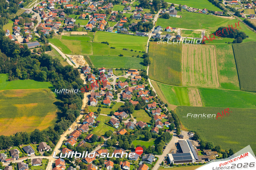 Das Luftbild zeigt :  Winhöring - Die Luftaufnahme wurde 2024 vom UL-Flugzeug aus erstellt ( keine Drohne ) - Hochauflösende Luftaufnahme - Für grossformatige Ausdrucke geeignet. Die Geschenkidee !Mit Lizenz und Bildrechte bestellbar