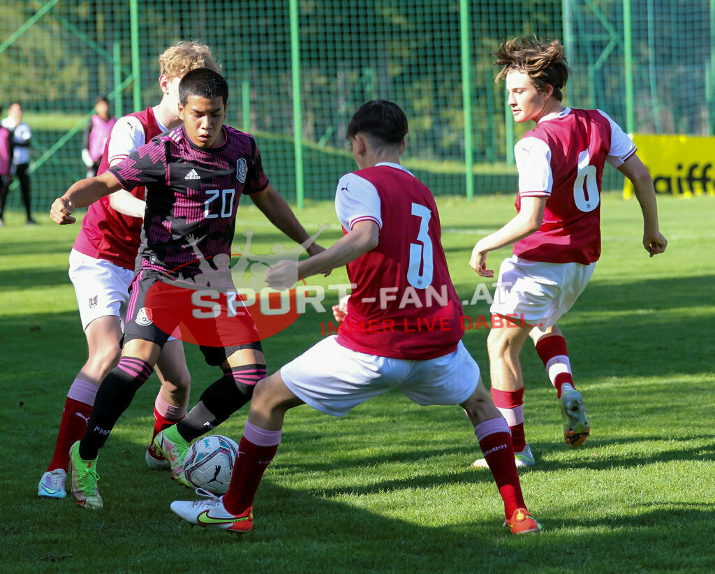 AUSTRIA U15 - MEXICO U15 | Austin Anguiano (Mexico #20) JAKOB SCHÖNY (Austria #3) THOMAS SCHANDL (Austria #6) ; AUSTRIA U15 - MEXICO U15 am 29.04.2022 in Arnoldstein
(Sportplatz), AUSTRIA, (Photo by Ernst Krawagner sport-fan.at) - Realisiert mit Pictrs.com