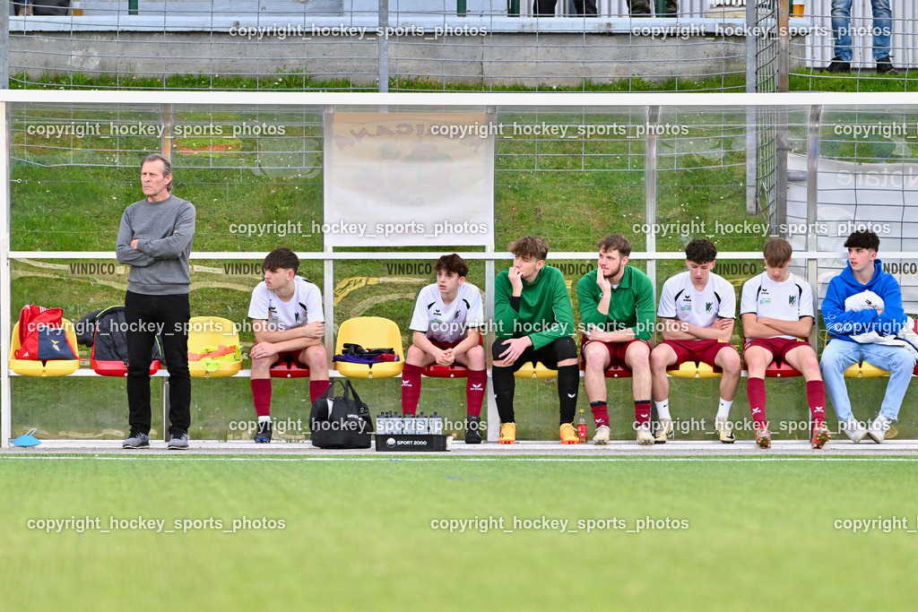 SV Spittal vs. VST Völkermarkt 5.4.2024 | Spielerbank VST Völkermarkt, Headcoach VST Völkermarkt Franz Polanz, SV Spittal vs. VST Völkermarkt 5.4.2024, SV Spittal vs. VST Völkermarkt am 05.04.2024 in Spittal an der Drau (Goldeck Stadion), Austria, (Photo by Bernd Stefan)