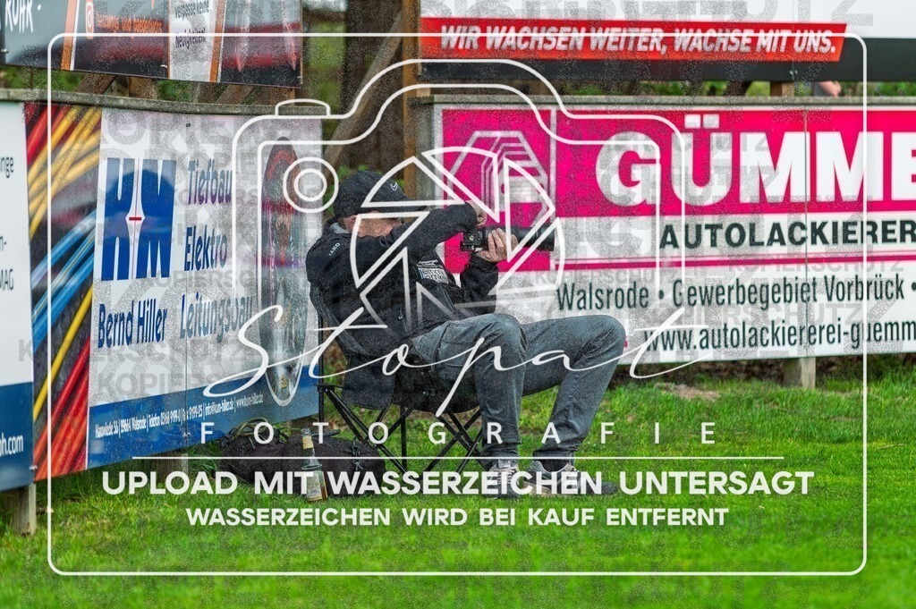 DZC_0901-Verbessert-RR | Andreas Lemke beim Herren Kreisliga HK Spiel zwischen FG Fulde-Stellichte und TSV Wietzendorf im Fulder Zentralstadion, Fulde (Simon Paul Stopat) - Realisiert mit Pictrs.com