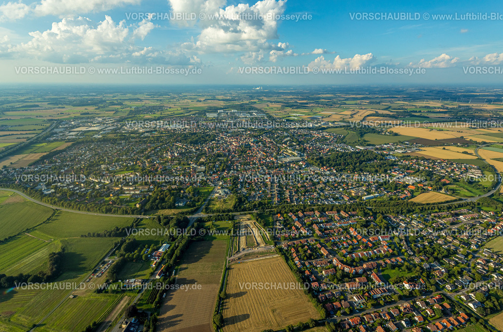 Werl230807151 | Luftbild, Ortsansicht mit Fernsicht und Wolken, Werl, Werl-Unnaer Börde, Nordrhein-Westfalen, Deutschland