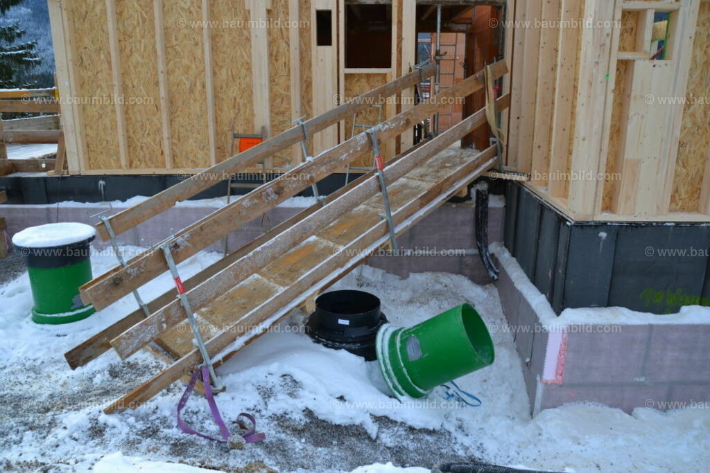bib-lg09-holzbau-0116 | Nach LV-Leistungsgruppen sortierte Detailfotos über den Bau eines Hauses. Alle Hausbau-Bilder direkt vom Urheber und Autor der Website Haus-Selber-Bauen.com